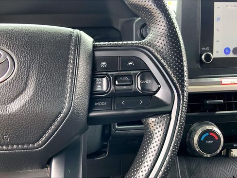 Certified 2026 Toyota Tacoma SR5 AWD/4WD image 24