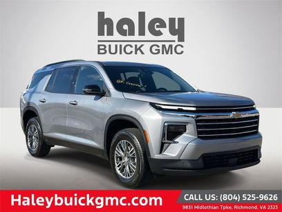 Used 2025 Chevrolet Traverse LT