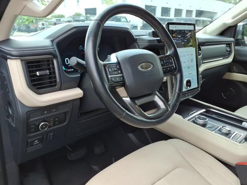 Used 2024 Ford Expedition Platinum AWD/4WD image 19