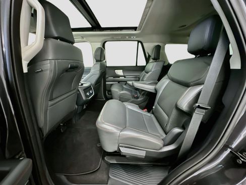 Used 2025 Ford Expedition Active AWD/4WD image 30