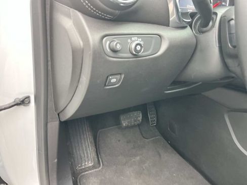Used 2024 Chevrolet Blazer LT FWD image 36