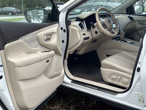 Used 2016 Nissan Murano Platinum w/ Platinum Technology Package FWD image 13