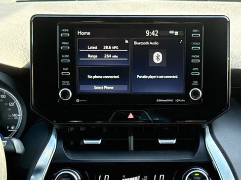 Used 2021 Toyota Venza XLE w/ Carpet Mat Package (TMS) AWD/4WD image 13
