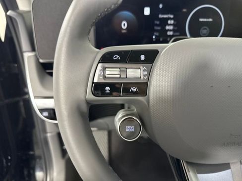 Used 2025 Hyundai Ioniq 5 SEL image 15