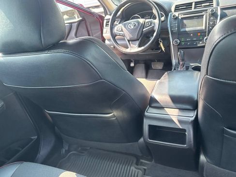 Used 2016 Toyota Camry SE FWD image 16