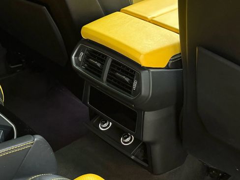 Used 2020 Lamborghini Urus image 34