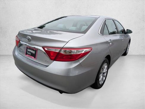 Used 2016 Toyota Camry LE FWD image 5