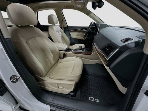 Used 2018 Audi Q5 2.0T Premium Plus w/ Premium Plus Package image 31