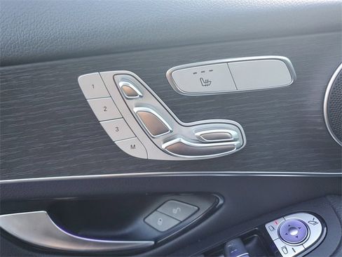 Used 2021 Mercedes-Benz GLC 300 4MATIC image 21