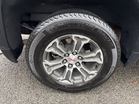 Used 2025 GMC Sierra 1500 SLT image 11