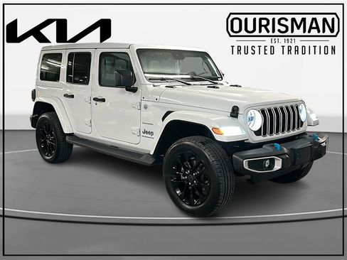 Used 2024 Jeep Wrangler Unlimited Sahara image 1