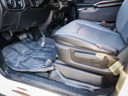 Used 2023 RAM 2500 Tradesman w/ Chrome Appearance Group image 14