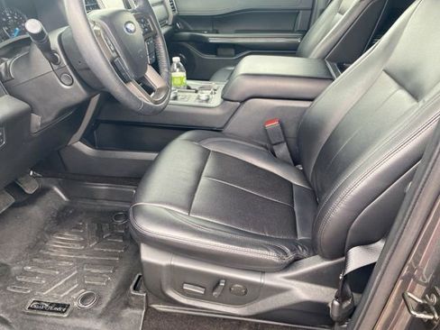 Used 2020 Ford Expedition XLT w/ Equipment Group 202A AWD/4WD image 12