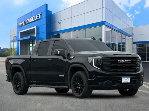 Used 2025 GMC Sierra 1500 Elevation w/ Elevation Premium Package AWD/4WD image 9