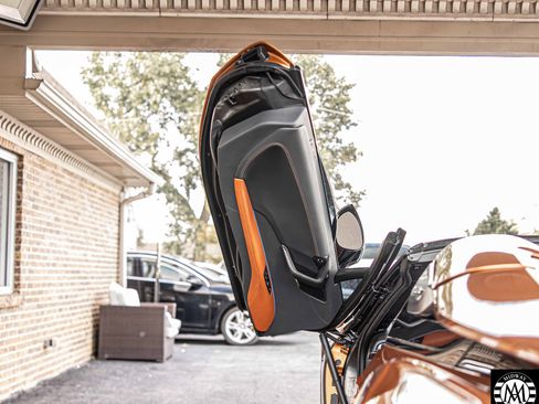 Used 2019 BMW i8 Roadster image 33