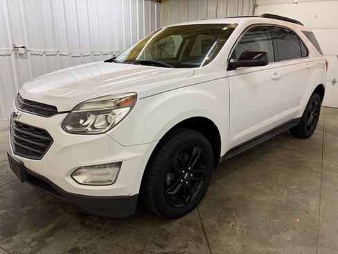 Used 2017 Chevrolet Equinox LT w/ Sport Edition FWD image 3