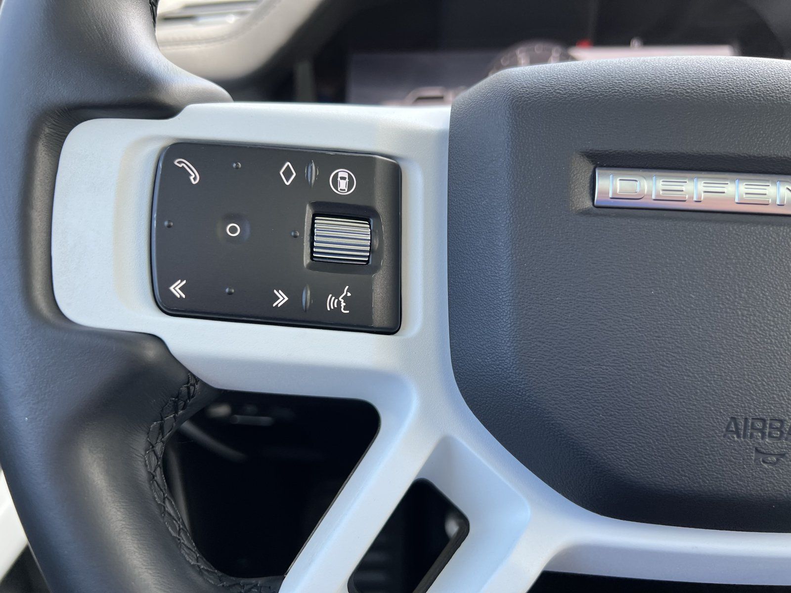 Used 2024 Land Rover Defender 110 S AWD/4WD image 18