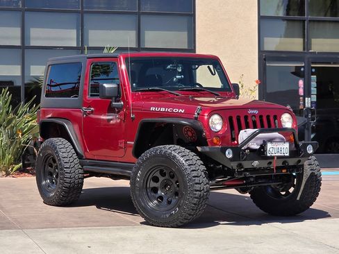 Used 2013 Jeep Wrangler Rubicon w/ PWR Convenience Group AWD/4WD image 3