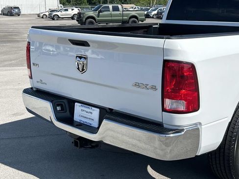 Used 2021 RAM 1500 Classic SLT AWD/4WD image 14