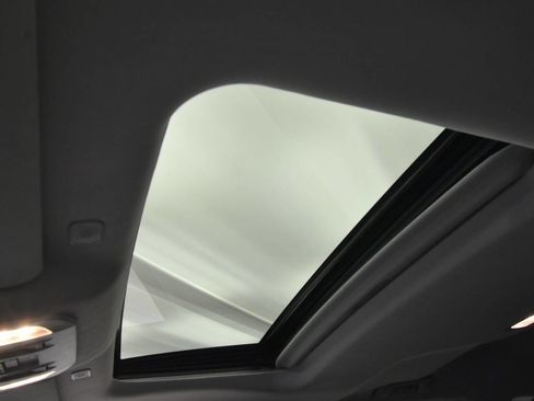 Used 2024 Toyota Highlander XLE image 45