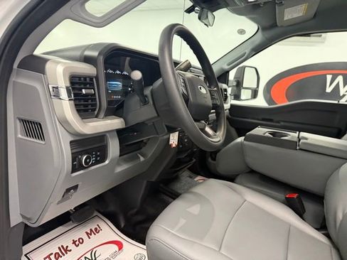 New 2026 Ford F250 4x4 Crew Cab Super Duty image 11