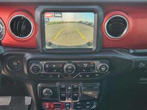 Used 2021 Jeep Gladiator Rubicon AWD/4WD image 19