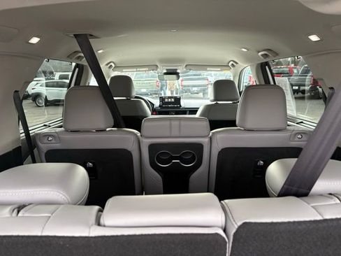Used 2025 Honda Pilot EX-L image 33