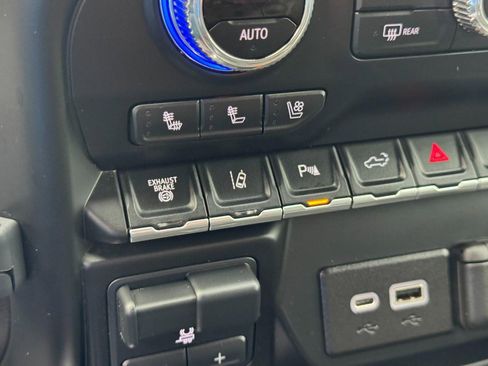 Used 2022 GMC Sierra 2500 Denali image 24