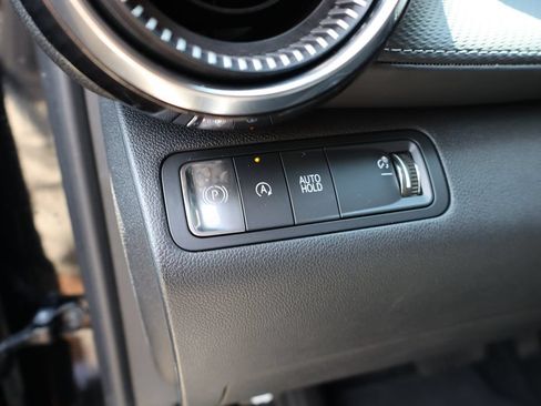 Used 2025 Chevrolet Equinox LT FWD image 12