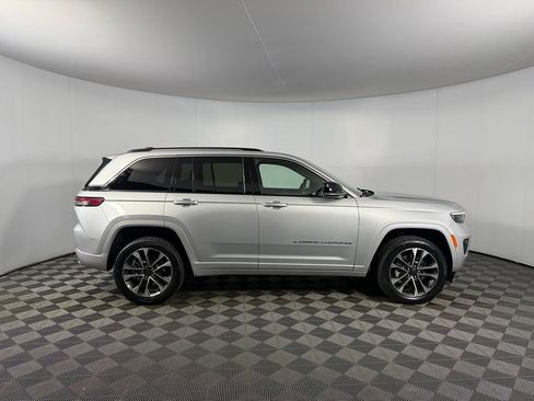 Used 2023 Jeep Grand Cherokee Overland AWD/4WD image 6