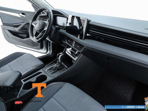 Used 2025 Volkswagen Jetta SE w/ Sunroof Package FWD image 69