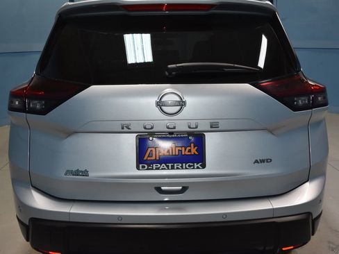 Certified 2025 Nissan Rogue S image 22