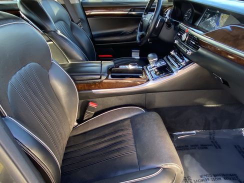 Used 2017 Genesis G90 3.3T Premium image 11