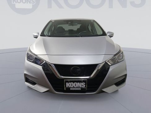 Used 2021 Nissan Versa SV image 11