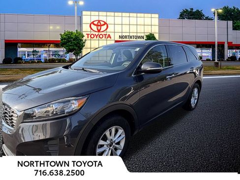 Used 2019 Kia Sorento FWD image 1