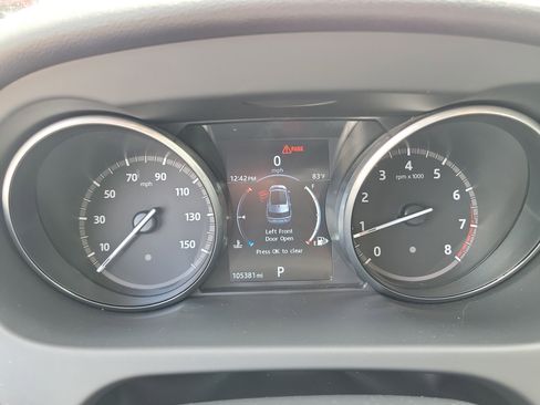 Used 2017 Land Rover Discovery Sport SE image 26