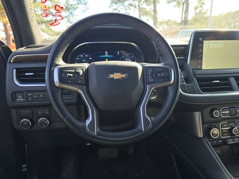 Used 2023 Chevrolet Suburban Premier image 14