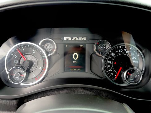 Used 2024 RAM 3500 Tradesman w/ Chrome Appearance Group AWD/4WD image 22