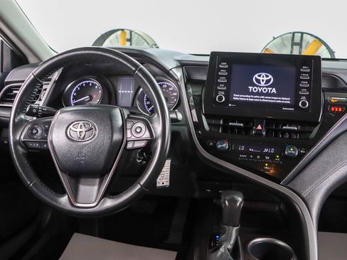 Used 2024 Toyota Camry SE FWD image 17