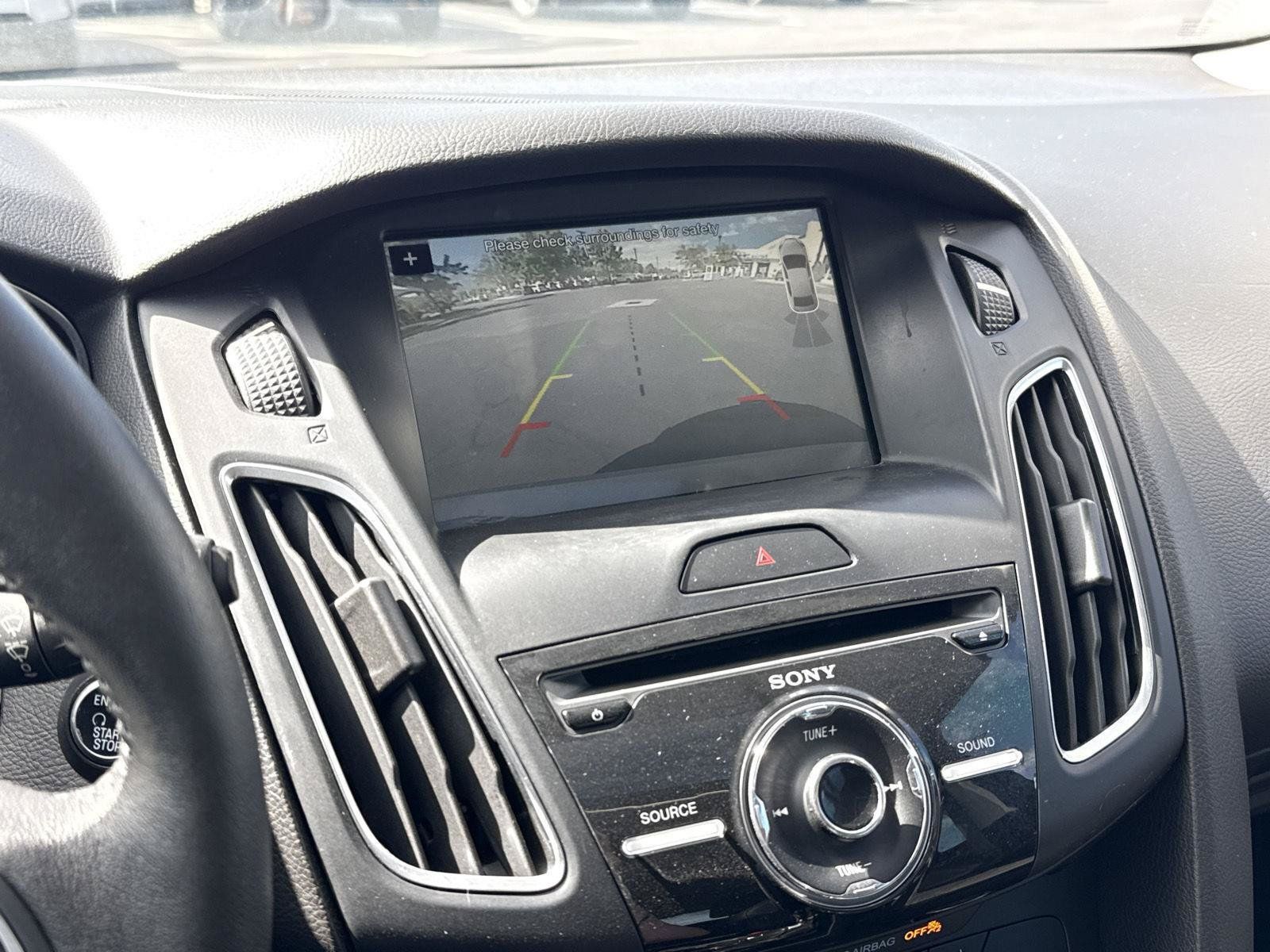 Used 2018 Ford Focus Titanium w/ Titanium Technology Package FWD image 27