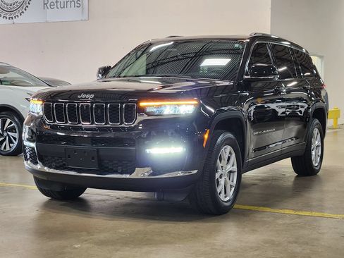 Used 2022 Jeep Grand Cherokee L Limited w/ Luxury Tech Group II RWD image 4