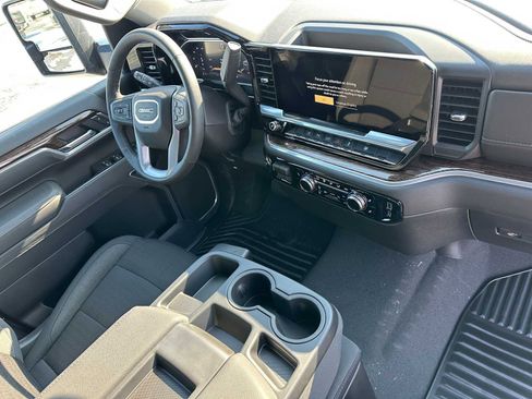 New 2026 GMC Sierra 2500 SLE w/ SLE Value Package; AWD/4WD image 11