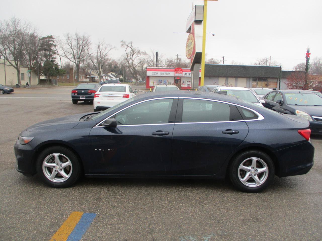 Used 2017 Chevrolet Malibu LS FWD image 4