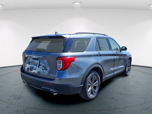 Used 2024 Ford Explorer XLT w/ Equipment Group 202A image 7