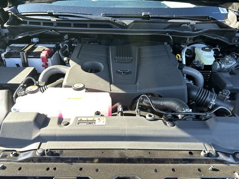 Used 2026 Toyota Tundra Platinum image 36