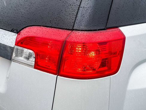 Used 2017 GMC Terrain SLE image 8