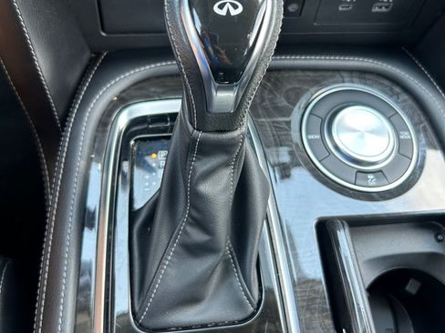 Used 2024 INFINITI QX80 Luxe RWD image 18
