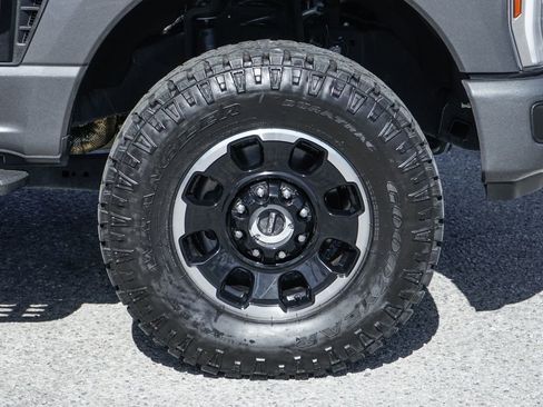 Used 2025 Ford F250 XLT w/ Black Appearance Package AWD/4WD image 40