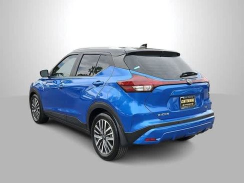 Used 2022 Nissan Kicks SV image 6