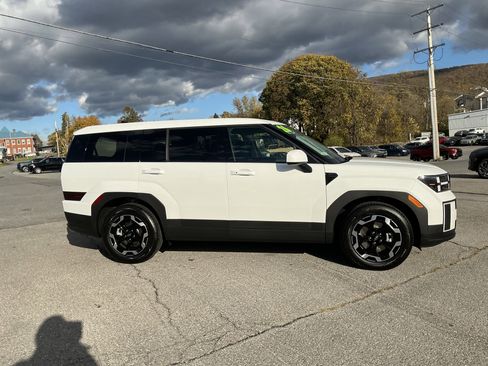 New 2026 Hyundai Santa Fe SE image 2